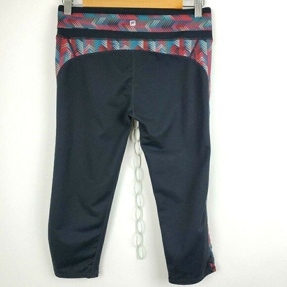 Fabletics Camacan Crop S Capri Yoga Athletic Pants Leggings Black Chevron Print - Picture 3 of 5